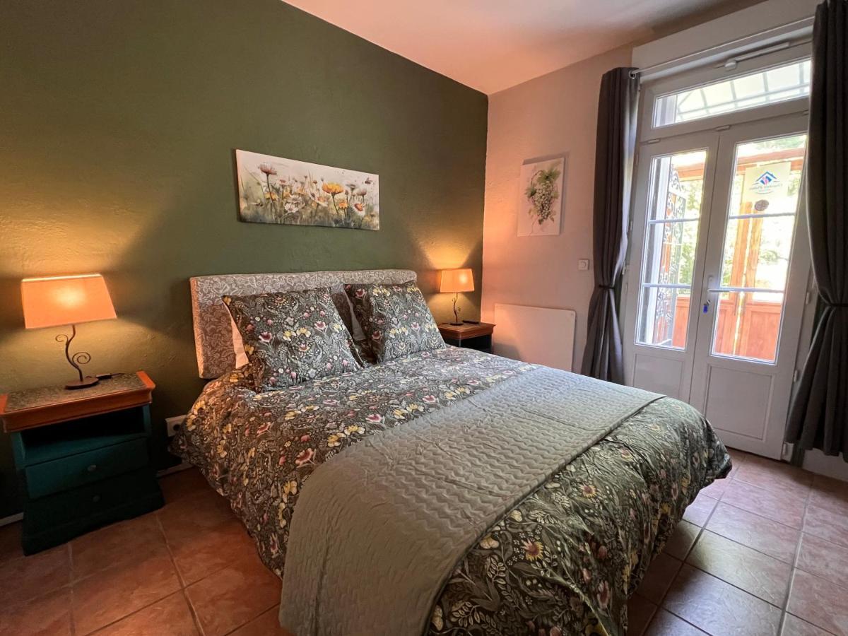 Les Trois Fenetres Bed and Breakfast Beauficel Eksteriør billede