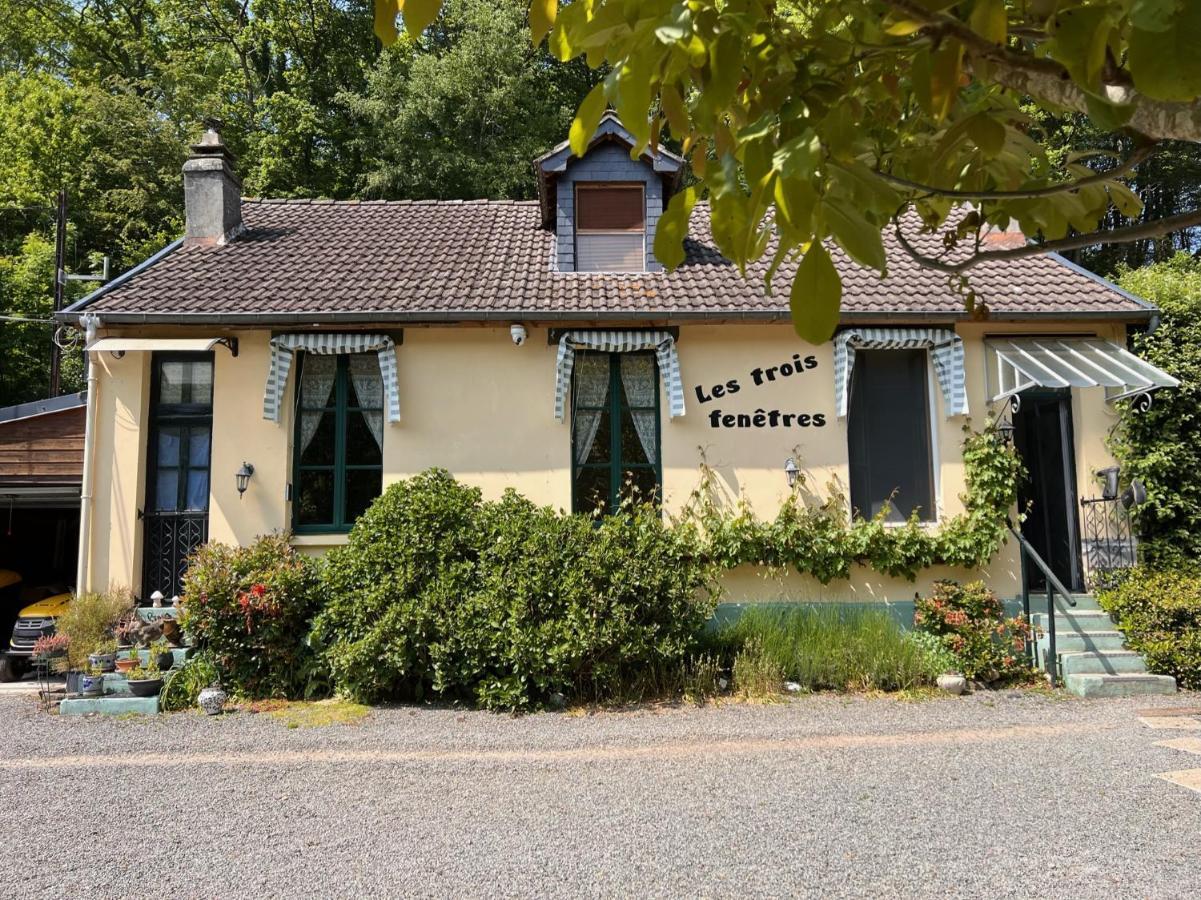 Les Trois Fenetres Bed and Breakfast Beauficel Eksteriør billede